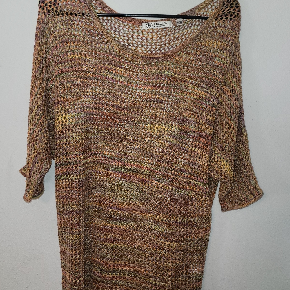 Versona losely knotted pullover size large